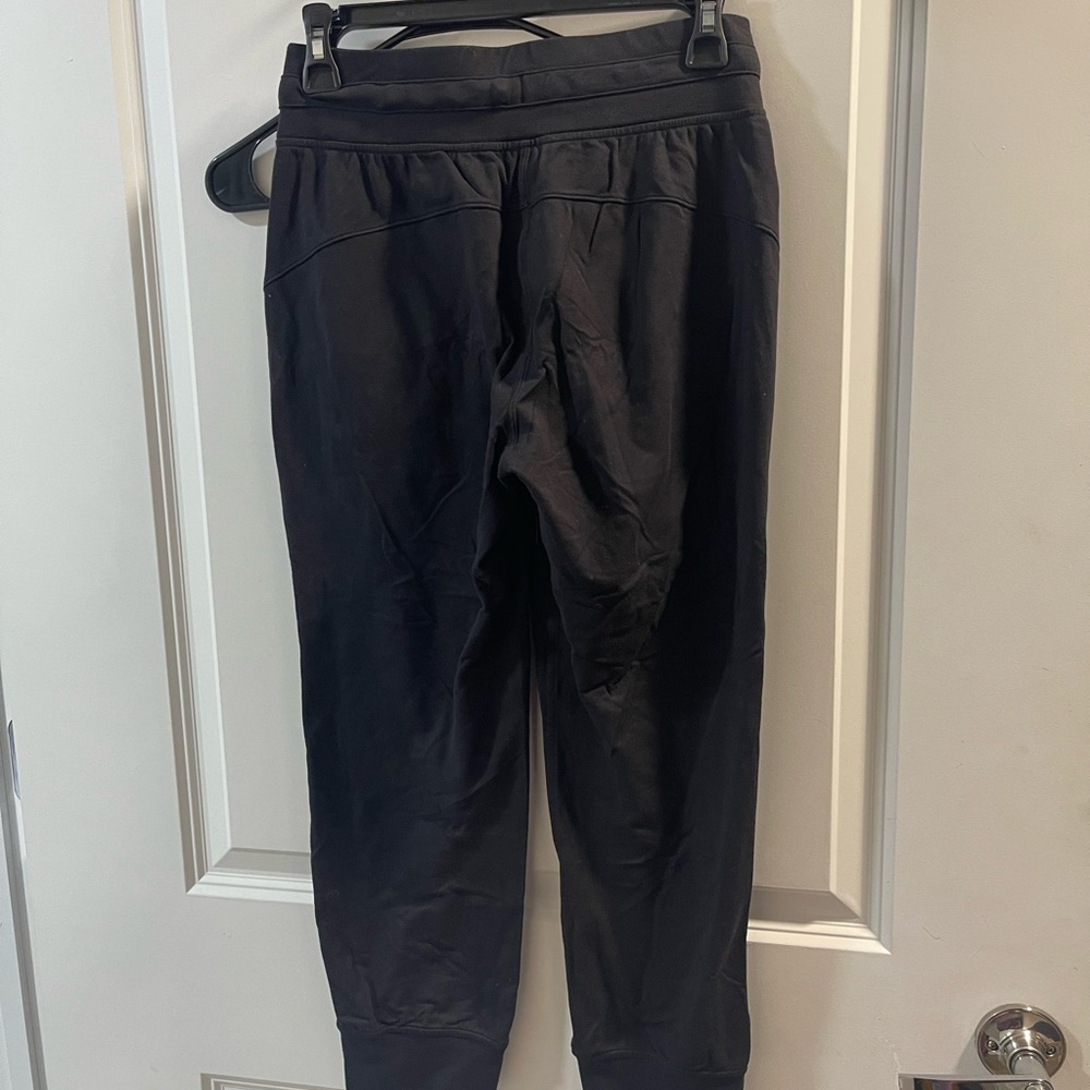 Black Jogger Pants Lululemon Ready To Rulu Joggers Crop Size 4 Good Condition - Picture 2 of 6